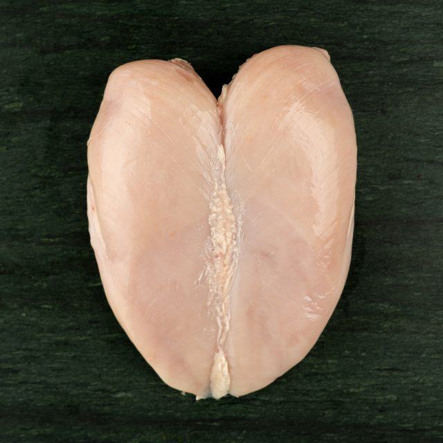 🍗 Συνταγή για Φιλέτο Στήθος Κοτόπουλο – Γεύση και Απλότητα σε Ένα Πιάτο! 🍗

Ανακαλύψτε μια εύκολη και νόστιμη συνταγή για φιλέτο στήθος κοτόπουλου από το Deka Meat House. Ιδανική για κάθε μέρα, με υλικά που όλοι αγαπάμε!

Αλείψτε τα φιλέτα με ελαιόλαδο, χυμό και ξύσμα λεμονιού, ψιλοκομμένο σκόρδο, ρίγανη, αλάτι και πιπέρι. Αφήστε τα να μαριναριστούν για 30 λεπτά. Ζεστάνετε ένα τηγάνι ή σχάρα σε μέτρια προς υψηλή θερμοκρασία και ψήστε τα φιλέτα για 6-7 λεπτά από κάθε πλευρά, μέχρι να ροδίσουν και να μαγειρευτούν καλά. Σερβίρετε με σαλάτα ή λαχανικά της επιλογής σας.

Καλή όρεξη! 🍽️
.
.
#10meathouse_official #dekavari #deka #meathouse #deli #delicatessen #athens #vari #athensfood #meatlovers #delistories #freshmeat #familystore